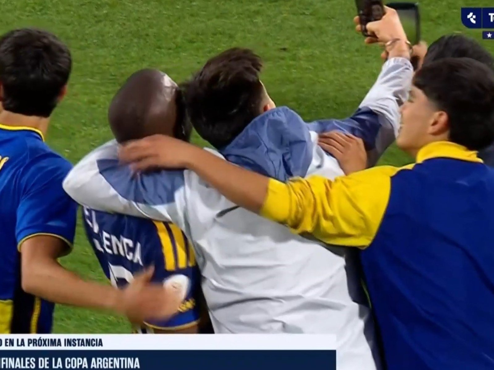 Video: la invasión de hinchas de Boca tras ganarle a Racing :: Olé