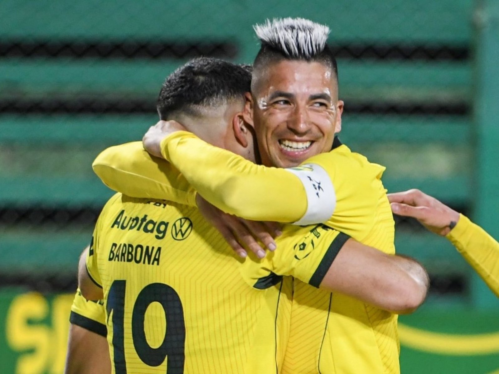Videos: los dos goles de arco a arco de Defensa ante Gimnasia de Mendoza :: Olé