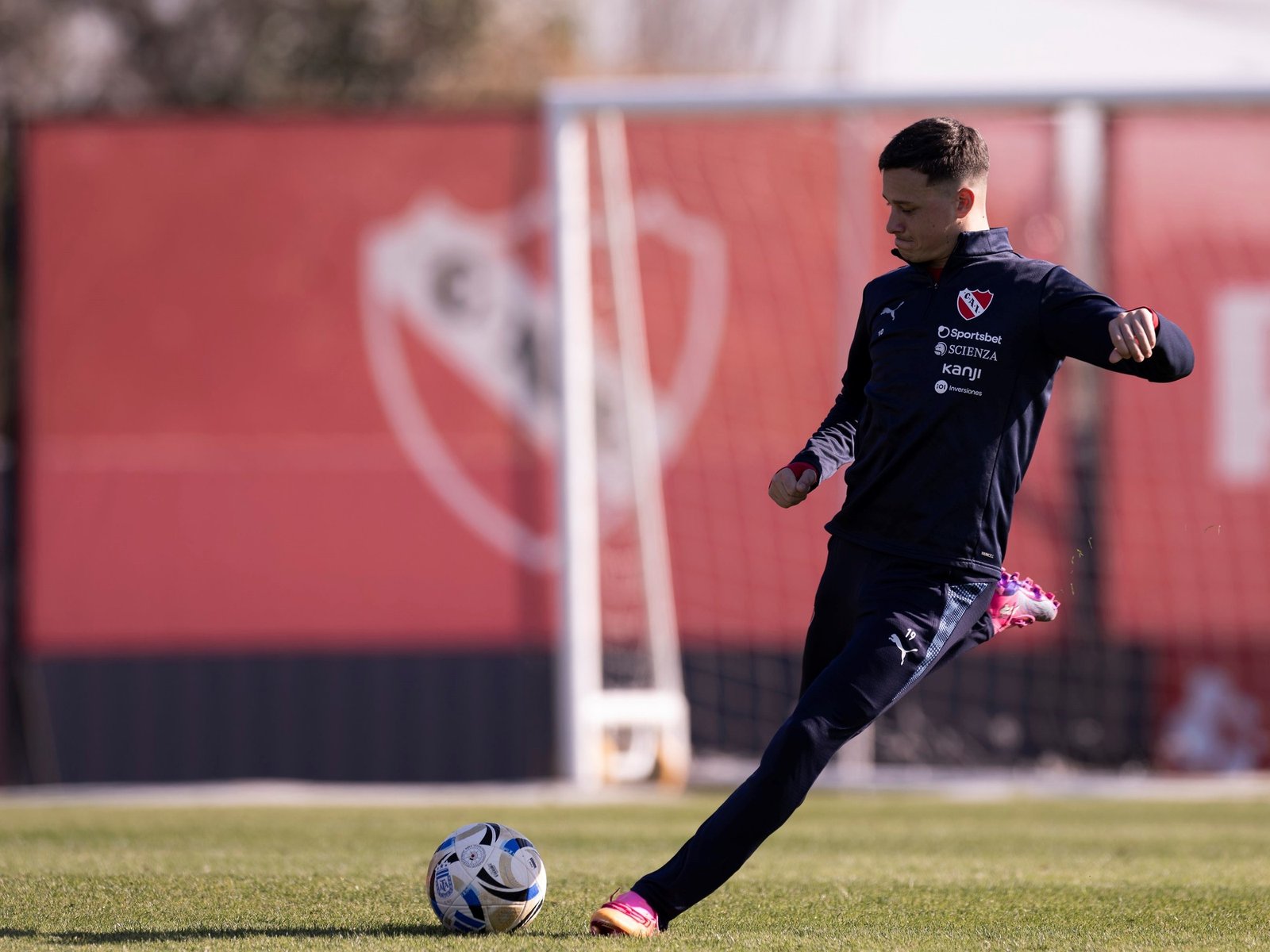 Viera prepara el equipo en Independiente para visitar a Unión: un lesionado y una duda :: Olé