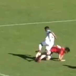 Video: el grotesco penal que le regalaron a Defensores de Belgrano
