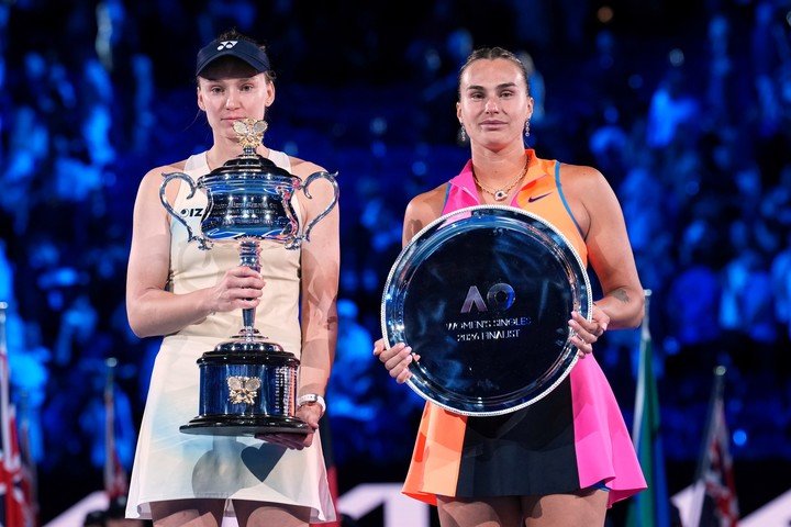 Rybakina ya había vencido a Sabalenka en Melbourne. Foto: AP/Dita Alangkara