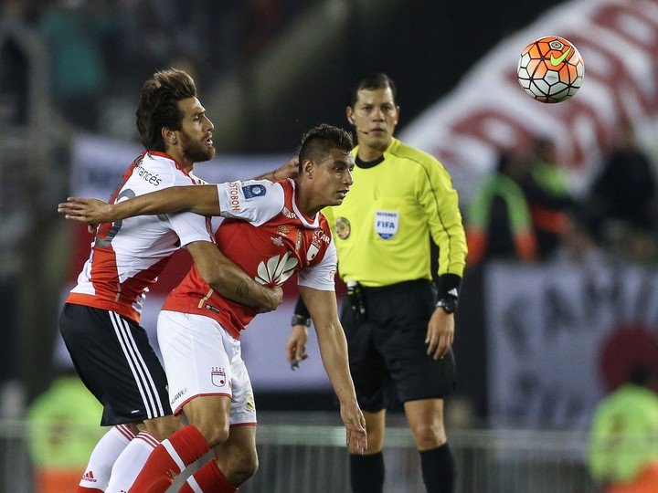 El mítico Ponzio jugador en la revancha de la final de la Recopa que levantó el capitán (Foto: EFE/David Fernández). 