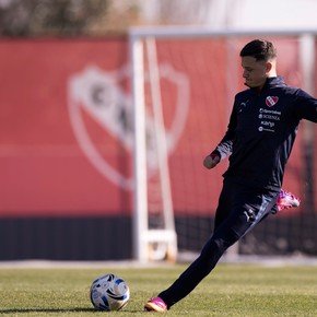 Viera prepara el equipo en Independiente para visitar a Unión: un lesionado y una duda