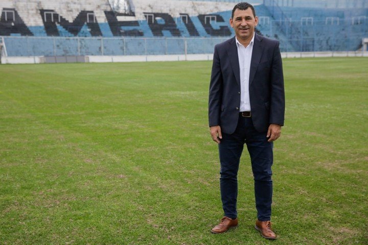Mario Leito en el estadio del Decano.