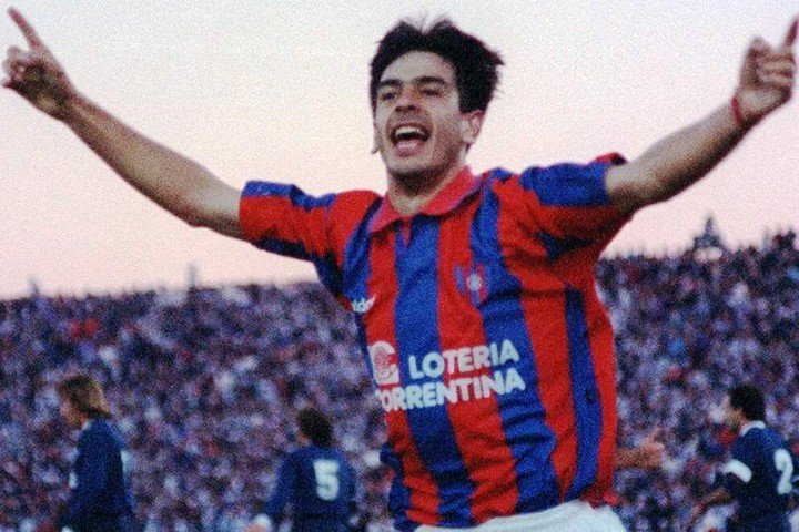 Josemir Lujambio, otro uruguayo, y puntal del Huracán Corrientes que aprovechó el hueco que dejó Mandiyú.