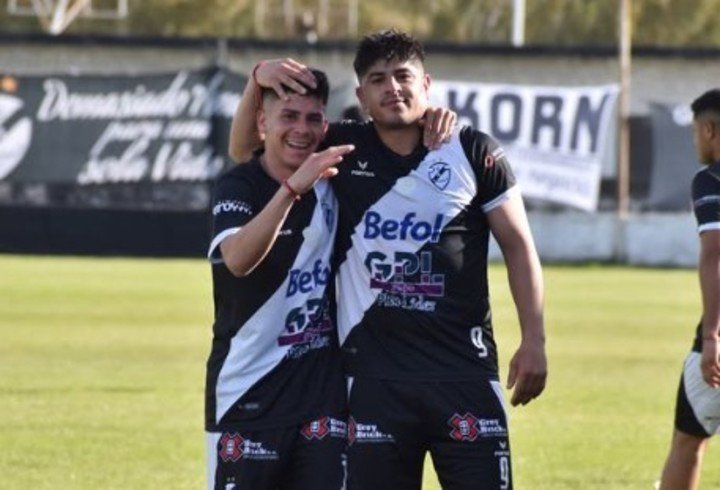 Los goleadores de la tarde. (Instagram @caclaypole)