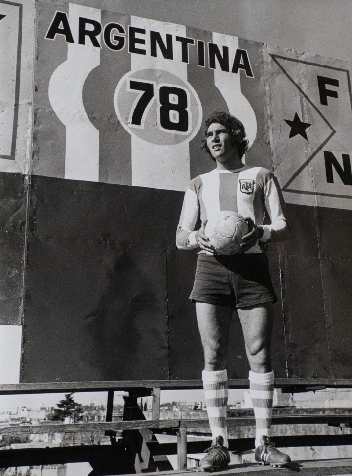 Pizzuti lo convocó a la selección en 1972 y luego era una fija para Menotti pero un accidente lo privó de disputar el Mundial 78.