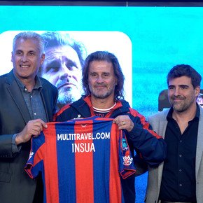 La presentación de Insua en San Lorenzo: "quedan ocho finales", el aviso al plantel y su diferencia con Gorosito