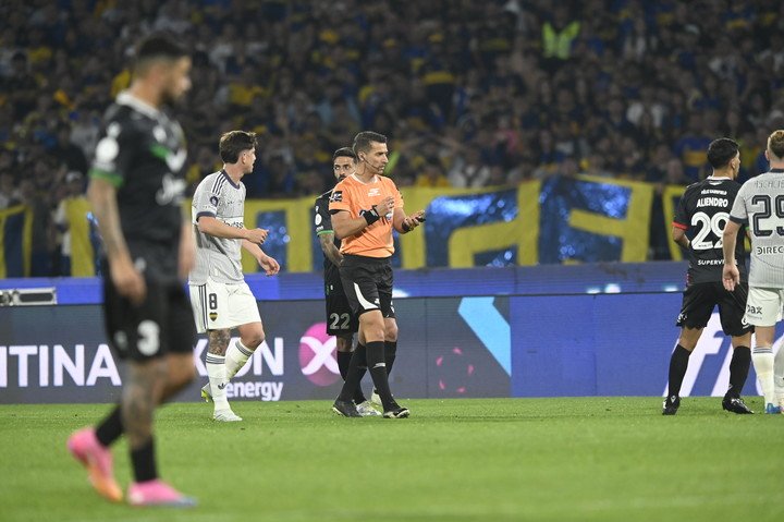 Sebastían Zunino al clásico de Villa Crespo.
Foto Ariel Carreras.