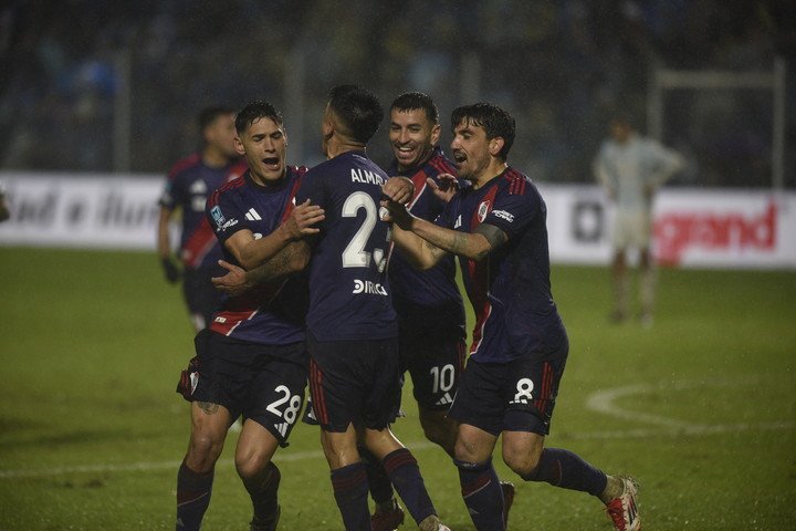 Valiosa victoria de River en Tucumán (Foto: Rafael Font).