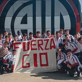 El joven de River que sufrió una grave lesión y recibió un lindo gesto de sus compañeros