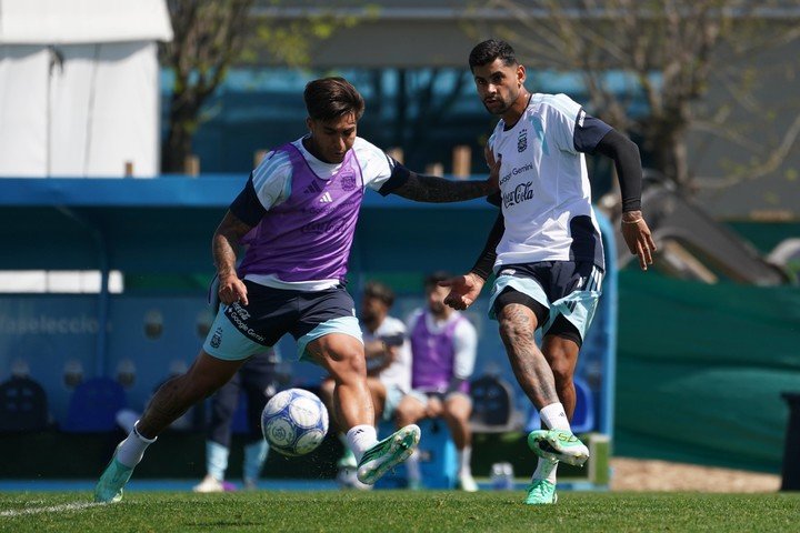 Cuti en el entrenamiento de la Selección (Juano Tesone).