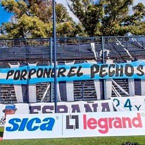 La bandera de Gimnasia para Messi con una gastada a Estudiantes