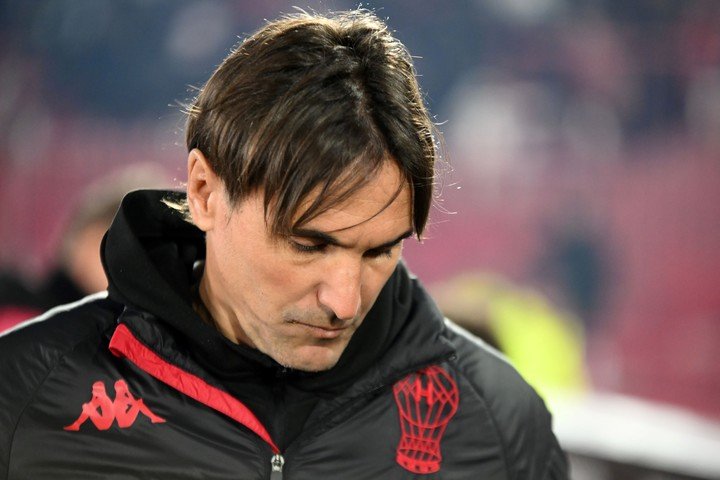 Diego Martínez, técnico de Huracán, ante Racing (Fotobaires).