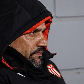 El cruce de Juan Sebastián Verón con un hincha tras la derrota ante Lanús: "Pasá por la sede y presentá tu lista"