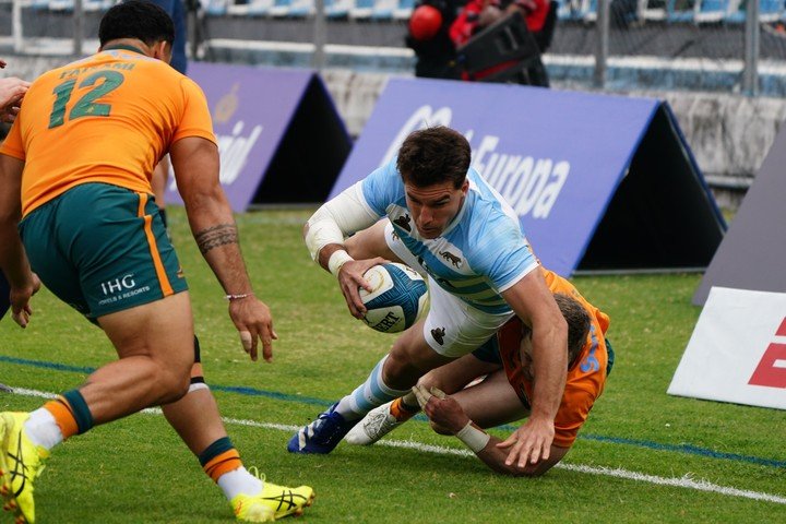 Prisciantelli se zambuye al try. Foto: Emmanuel Fernández 