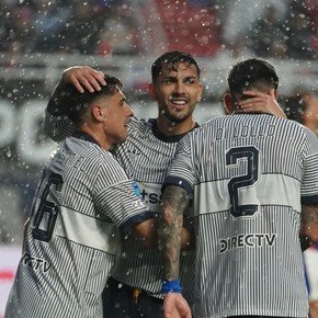 Bajo un diluvio, Boca derrotó 2-0 a San Lorenzo en el clásico