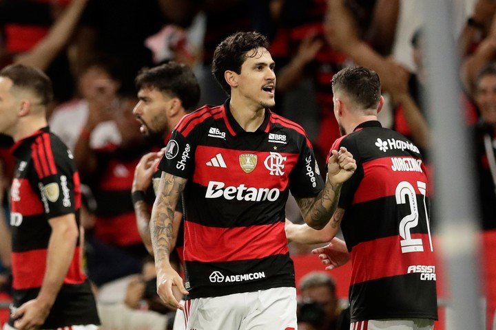 Flamengo viaja a Ecuador (AP).