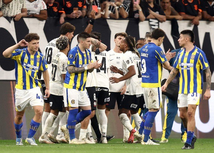 En Libertadores vienen de eliminar a Central por 1-0. (REUTERS/Jean Carniel)