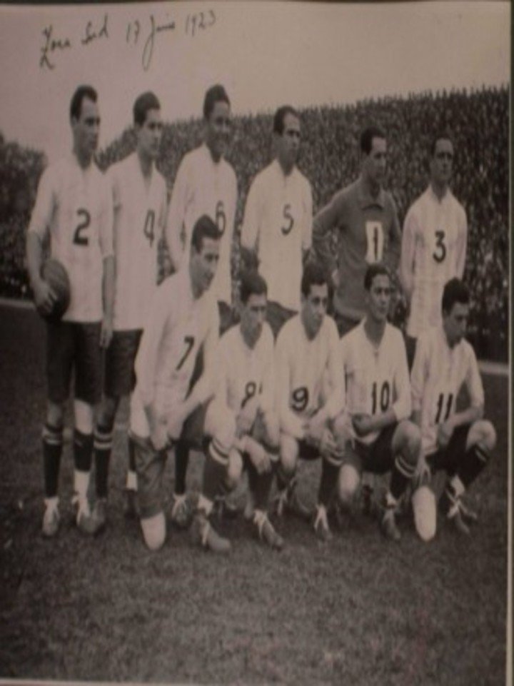 Equipo del Combinado Zona Sur que enfrentó al escocés Thirk Lankard en 1923. Manuel Seoane tiene el número 10.