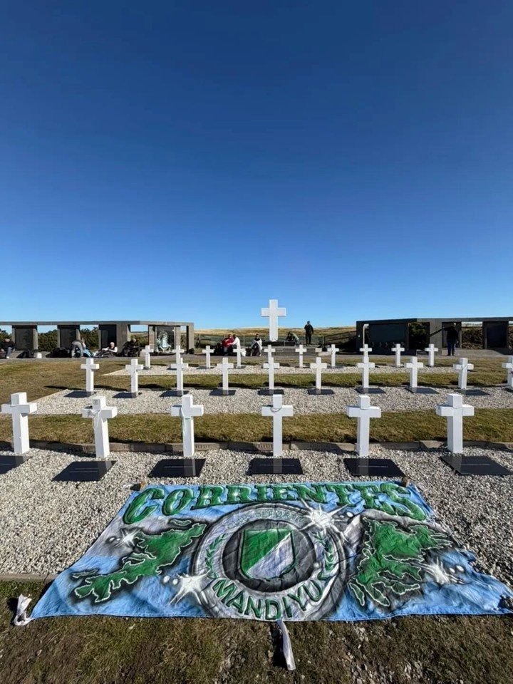 La bandera de Mandiyú en Malvinas.