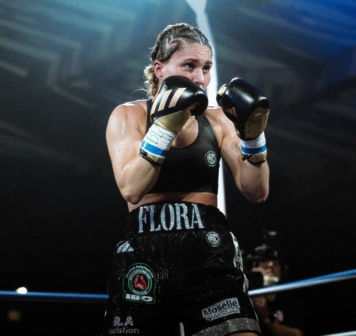 La francesa Flora Pili ganó sus 12 peleas profesionales. Foto: Instagram @flora_pili.