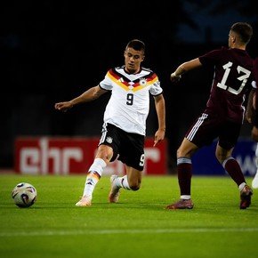 La joya con nacionalidad argentina que metió un hat trick para la Sub 21 de Alemania y aún no eligió camiseta mayor