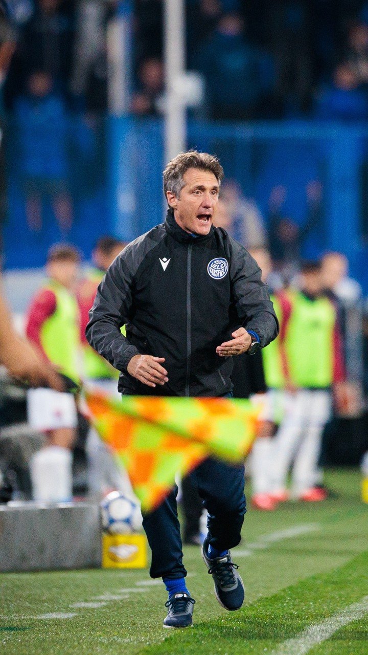 Guillermo Barros Schelotto se refirió al tema en conferencia. (foto Prensa Vélez)