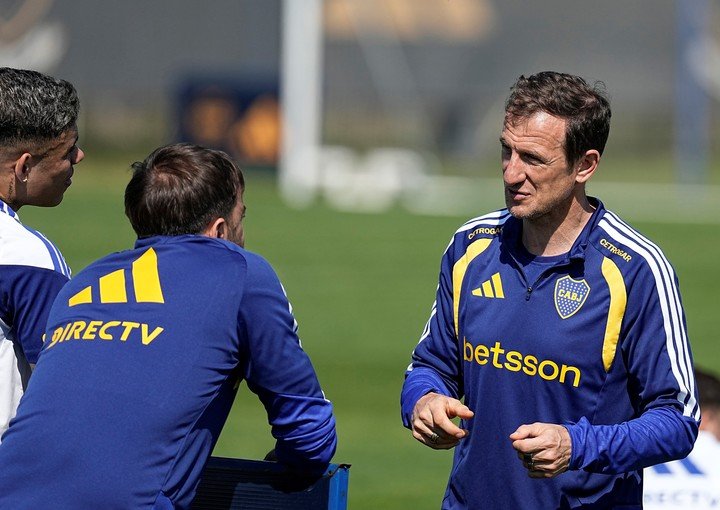 Arruabarrena buscará cortar su mala racha como DT ante Racing (Prensa Boca).