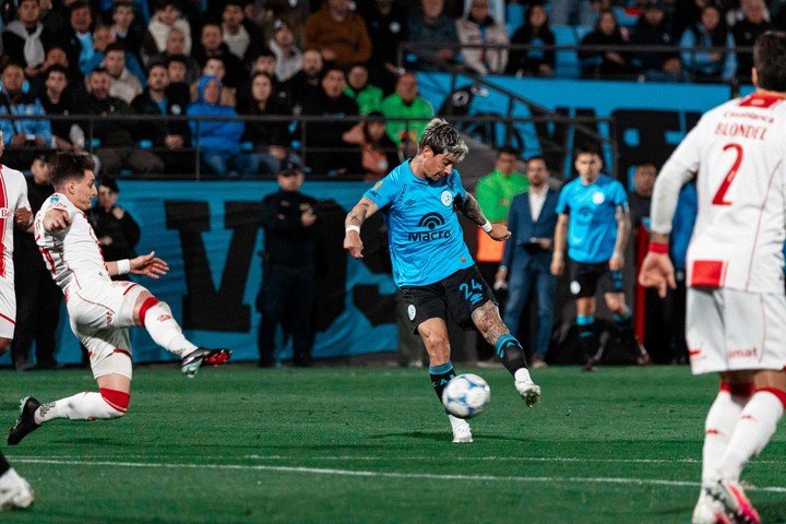 Rigoni ante Huracán.