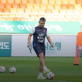 El debut de Gallardo en Ecuador: una sola práctica y el relanzamiento