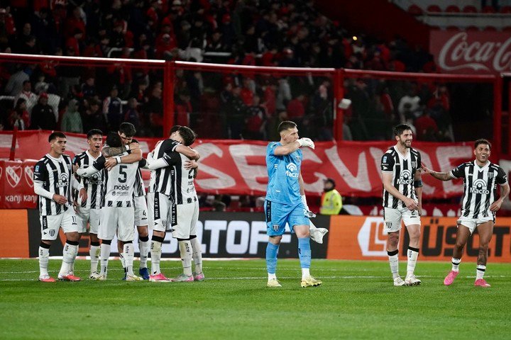 Gimnasia de Mendoza le ganó a Independiente en Avellaneda. (Foto Maxi Failla - CLARIN).