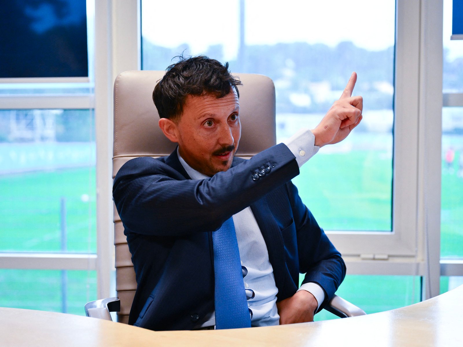 ¿Qué pasa con Longoria? ¿Se va de River? :: Olé