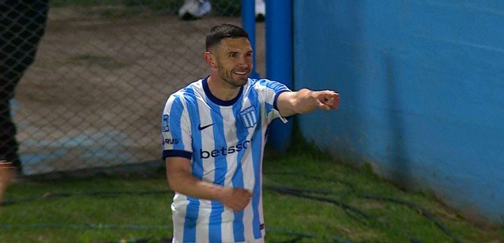 Racing festejó en Río Cuarto.