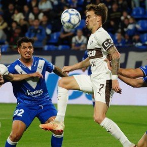 Platense se lo empató sobre la hora al Vélez de los mellizos 