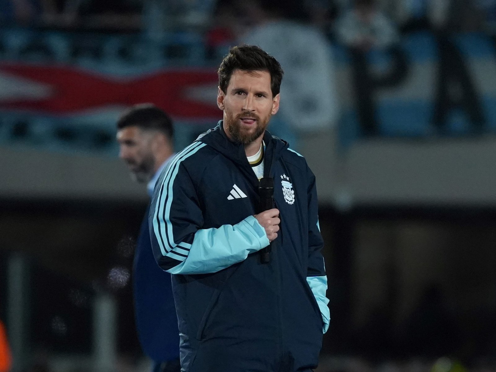 Del “hiciste muy feliz al niño de Malvinas” al “para siempre”: los mensajes de los clubes argentinos a Messi :: Olé