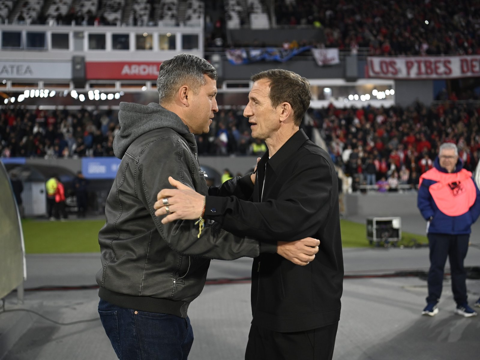 El Traductor Flores, "satisfecho" con el empate ante Boca: "Así se juegan estos partidos" :: Olé