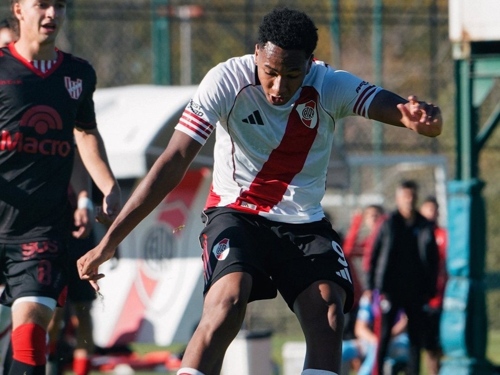 El goleador que ilusiona a River: del festejo a lo Driussi a una firma esperada :: Olé