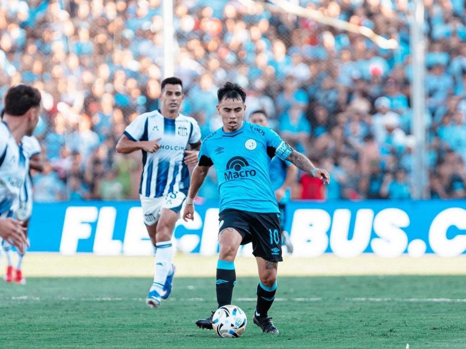 El ídolo de Belgrano que jugó el clásico ante Talleres fracturado :: Olé