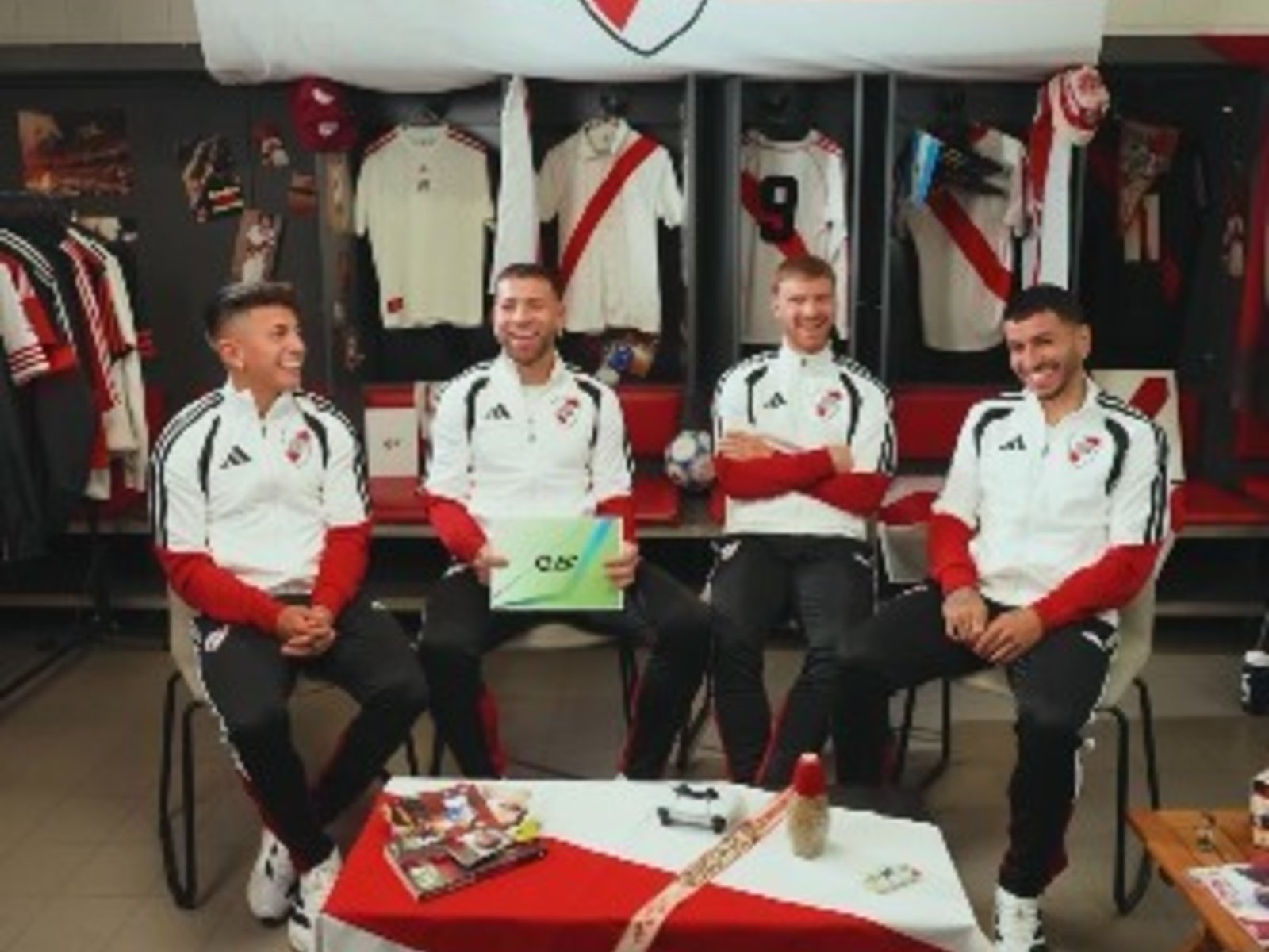 El "kamikaze", el más rápido y el rey de los mates: las perlitas del plantel de River :: Olé