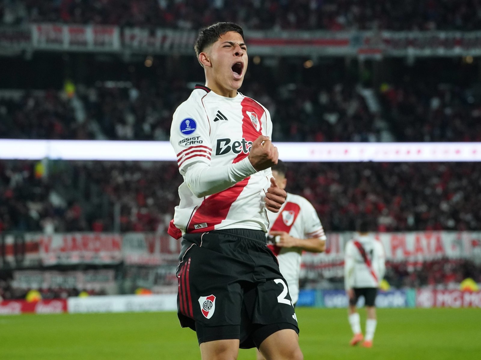 Encuesta Olé: quién debe reemplazar a Almada en el 11 titular de River :: Olé
