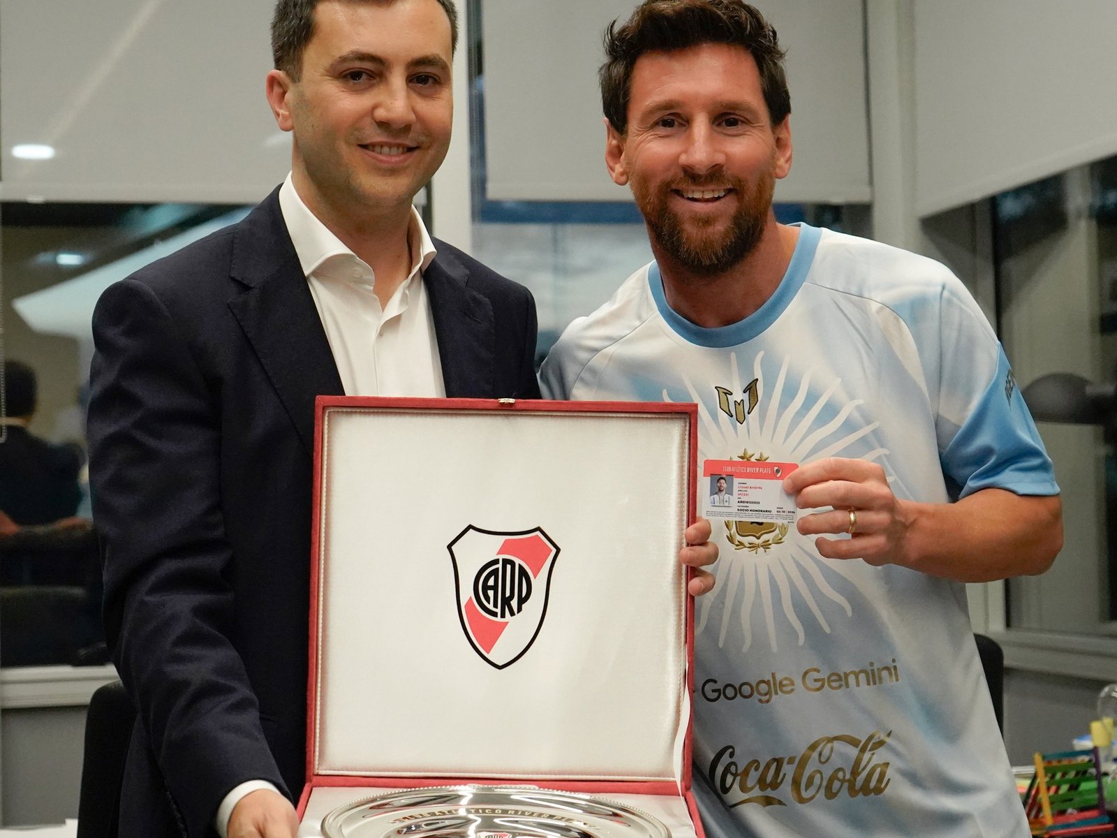 Messi, socio honorario de River: la curiosidad que hizo estallar a las redes :: Olé