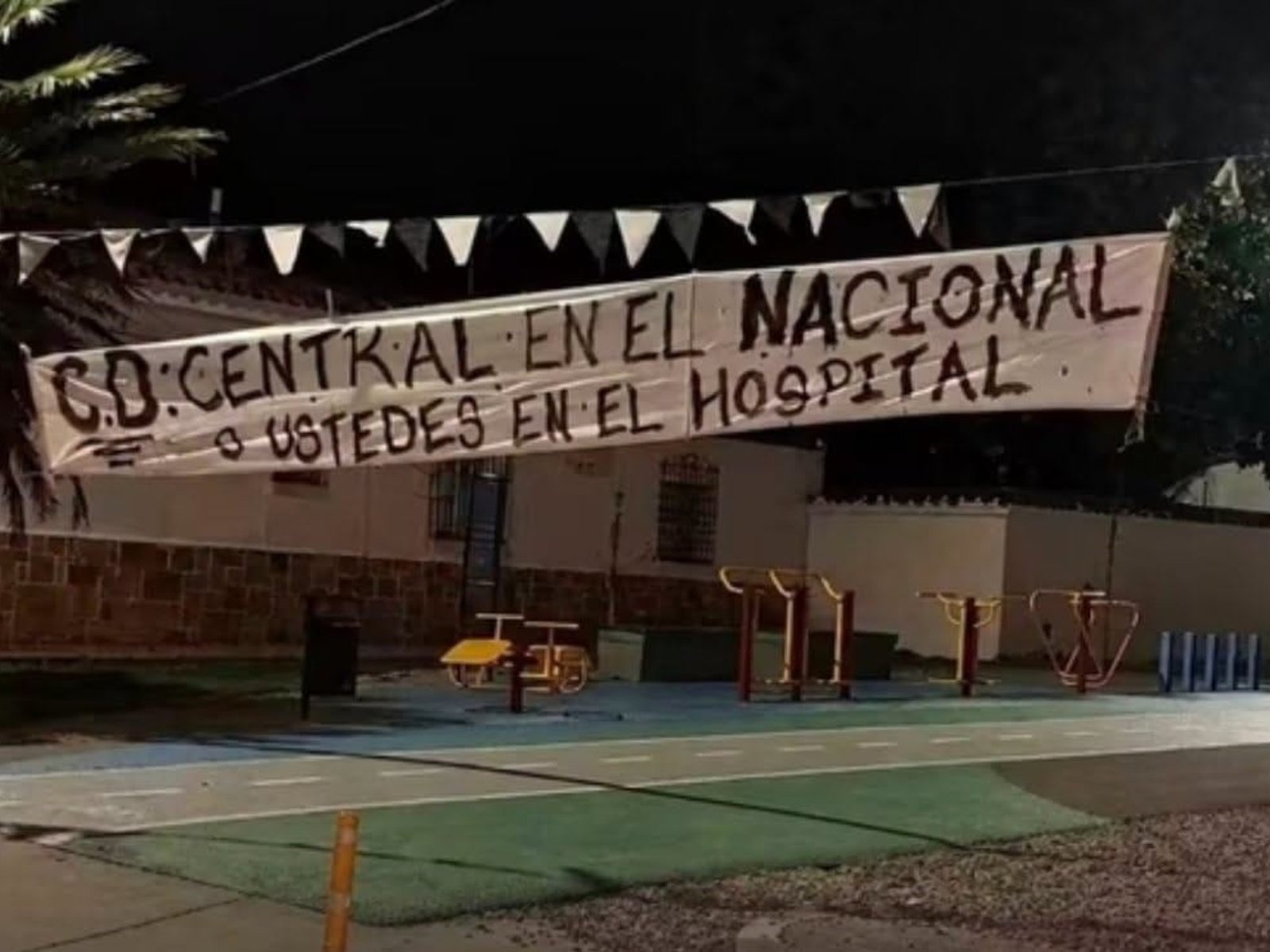 Pasacalles amenazante: "Central en el Nacional o ustedes en el hospital" :: Olé
