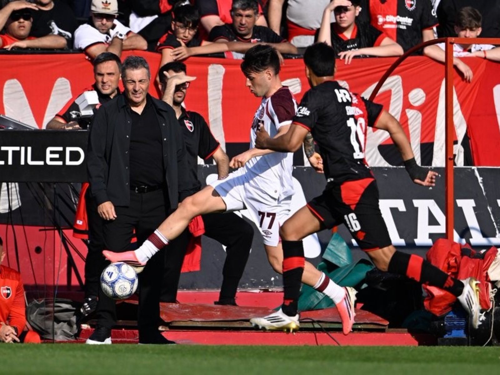 Punto y aparte: Newell's y Lanús igualaron sin goles en Rosario :: Olé