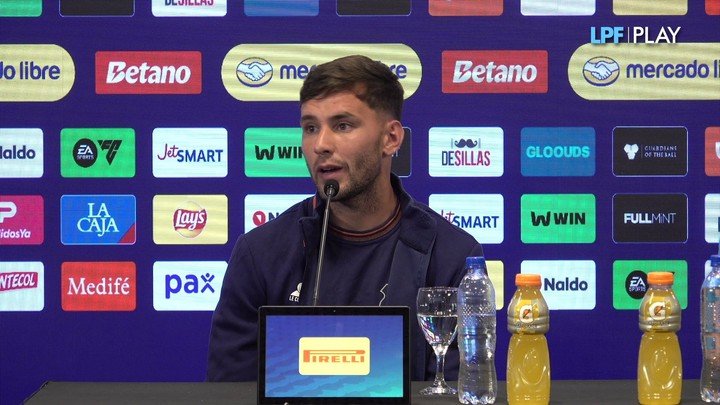 Augusto Schott en la previa al clásico. (@LigaAFA)