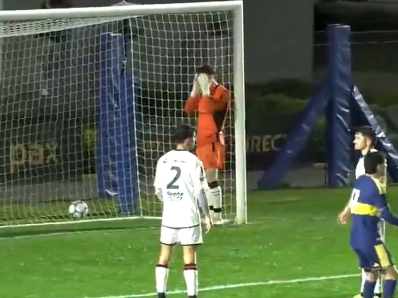 Video: el blooper con el que ganó Boca en Reserva :: Olé