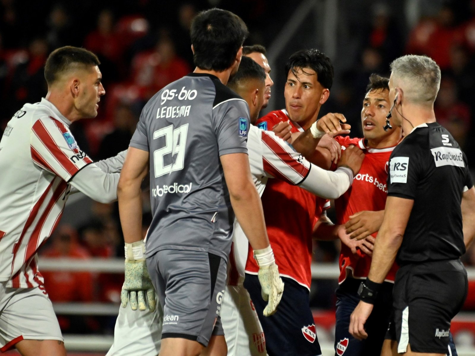 Video: ¿por qué fue correcta la expulsión de Maxi Meza? :: Olé