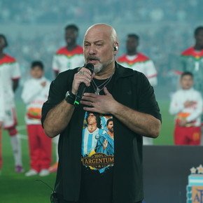 Del show de Lali a cantar el himno para la Selección ante Burkina Faso: la semana inolvidable del tanguero Cucuza Castiello