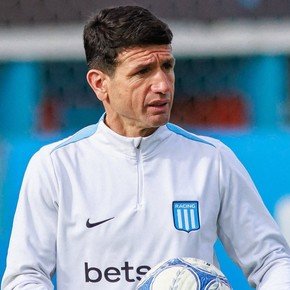 La formación de Racing, el debut de Chirola Romero y una racha que buscará cortar
