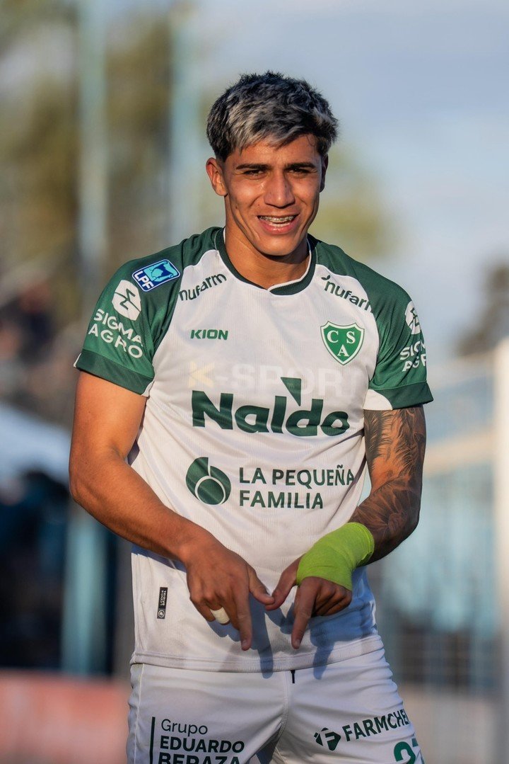 Junior Marabel, otro que no quiere perderle pisada a sus compatriotas. (@CASarmientoOf)